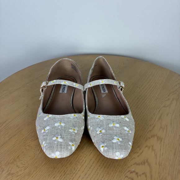 Steve Madden Vinetta Mary Jane Flat Womens 9 Embroidered Daisies Flowers Cottage - Picture 2 of 6